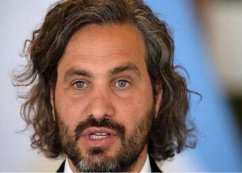 Gobierno argentino se defiende de críticas opositoras a la reunión de Fernández con Maduro