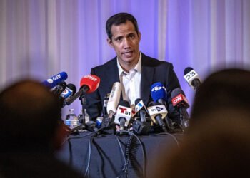 Juan Guaidó descarta pedir asilo en EE.UU. por ahora