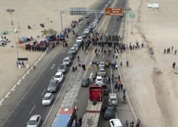 Alrededor de 5.000 venezolanos buscan salir de Perú