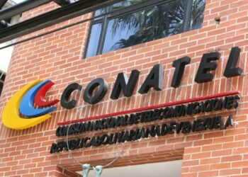Sacan del aire programa por recomendación de Conatel
