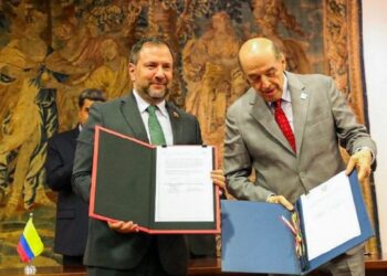 Colombia y Venezuela crean una comisión para coordinar la cooperación entre ambos países
