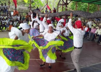En Bergantín celebraron la festividad de la Cruz de Mayo (+Fotos)