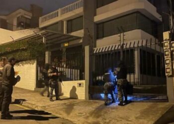 Tres detenidos en Ecuador en investigaciones por presunto tráfico de migrantes