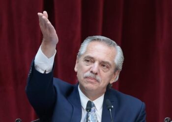 Juez federal argentino demanda al presidente Alberto Fernández por difamación pública