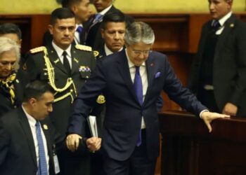 Presidente de Ecuador decreta disolución del Congreso