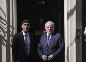 En Londres, Lula de Brasil pide esfuerzos para liberar a Assange