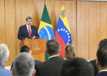 Diputado brasileño pidió a la Embajada de EEUU en Brasil capturar a Maduro