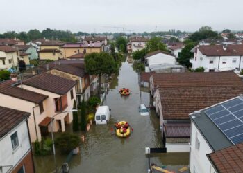 Ocho países de la UE ofrecen equipos de bombeo a Italia