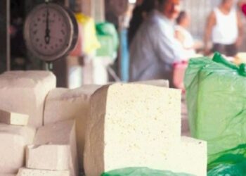 Productores y Gobierno acordaron el precio del queso en tres dólares por kilo