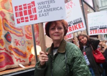 Susan Sarandon apoyó protesta de escritores y guionistas