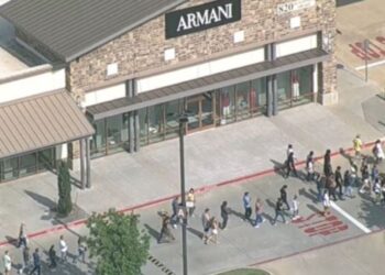 Tiroteo dejó varios muertos en centro comercial de Texas