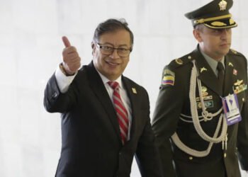 Piden celeridad al Congreso colombiano para investigar la financiación de campaña Petro