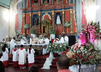 En Clarines realizaron una misa para conmemorar el día de San Antonio de Padua