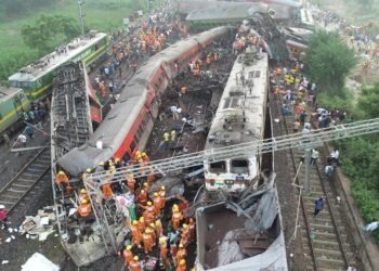 Tragedia en India: 261 muertos y 900 heridos en el peor accidente ferroviario sufrido en el país en dos décadas