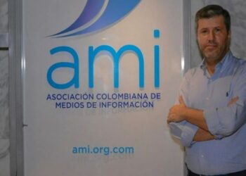 Prensa colombiana critica a senadora por pedir que Fiscalía allane a medios de comunicación
