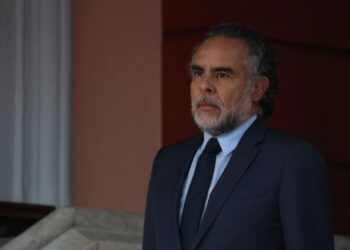 Benedetti culpa a "la rabia y el trago" por sus amenazas de revelar secretos de Petro