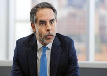 Benedetti denuncia amenazas, tras escándalo político