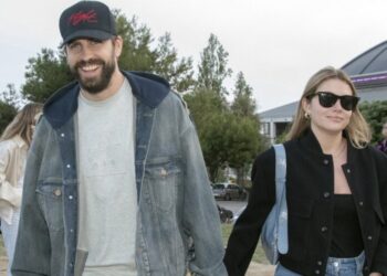 Piqué retira la petición de alejamiento a un paparazzi por acoso y su pareja la reduce a mil metros
