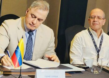 Saab propone capacitación contra la corrupción y la trata de personas