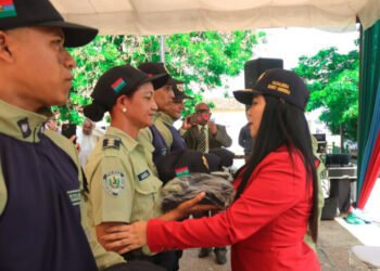 Alcaldesa Sugey Herrera entregó ayudas sociales a funcionarios de Polibolívar