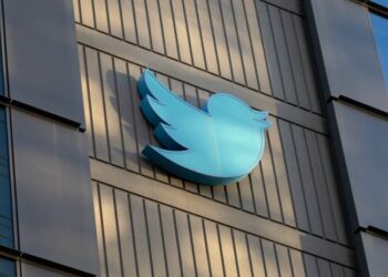 Elon Musk insinúa que podría reemplazar la marca del pájaro de Twitter