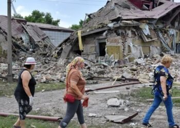 Un ataque ruso provoca 38 heridos, entre ellos dos bebés, en el noreste de Ucrania