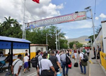 Ministro de Comercio colombiano calificó de exitosa la reapertura de frontera con Venezuela