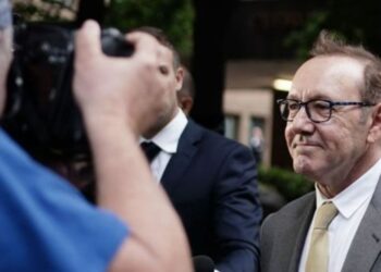 Declaran a Kevin Spacey inocente de delitos sexuales contra cuatro hombres