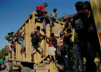 México afirma que la migración hacia EE.UU. bajó un 50 % tras el fin del Título 42