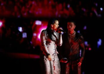 Rauw Alejandro confirma su ruptura con Rosalía y niega infidelidad