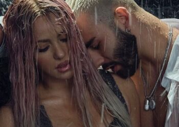 Shakira se transforma en una sirena rescatada por Manuel Turizo en su nueva colaboración