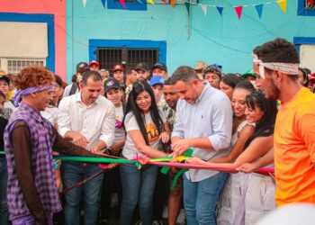 Marcano inauguró Galería a Cielo Abierto en Barcelona