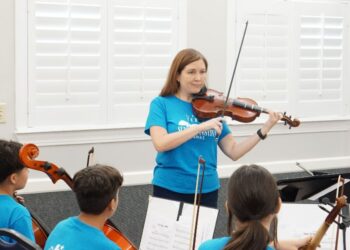 Violinista Venezolana recibe distinción “Yellow Rose of Texas” en Houston