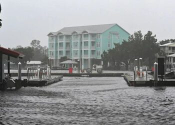 Idalia deja más de 250 mil hogares sin electricidad en Florida