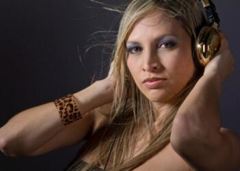 Diana Camayo presenta su primer álbum
