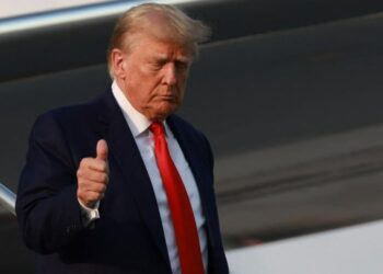 Trump salió en libertad bajo fianza de 200 mil dólares