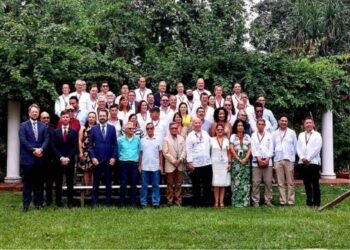 Gobierno colombiano y el ELN manifiestan disposición de trabajo en plenaria