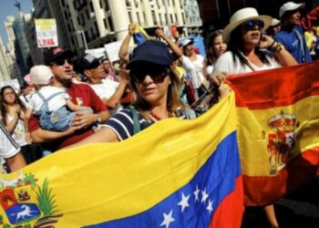 España alcanza récord de población con aumento de inmigrantes de Venezuela