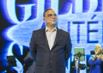 Gilberto Santa Rosa celebra sus 61 años anunciando fechas de su gira "Auténtico"