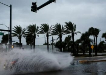 Idalia toca tierra en el noroeste de Florida con fuertes vientos