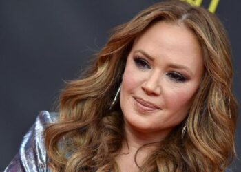 La actriz Leah Remini demanda a la Iglesia de la Cienciología por acoso y difamación