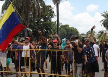 Guatemala detiene a más de 100 migrantes, en su mayoría venezolanos