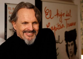 Miguel Bosé confirma que 10 sujetos armados lo asaltaron en su casa en Ciudad de México