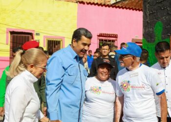 Maduro insta a crear centros electorales en «el epicentro de cada comunidad»