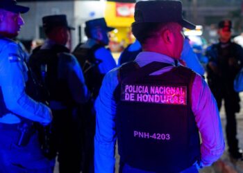 Un policía muerto y tres personas heridas en tiroteo en un hotel en el norte de Honduras