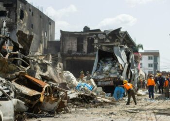 Suben a 27 los muertos por explosión e incendio en ciudad cercana a la capital dominicana