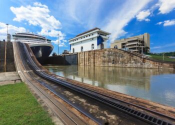 El canal de Panamá busca nuevas fuentes de agua