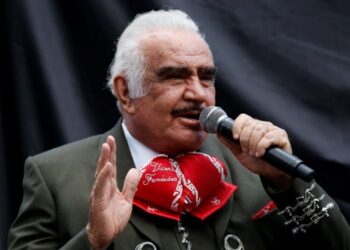 Vicente Fernández da su voz a 20 canciones mexicanas en un nuevo disco póstumo