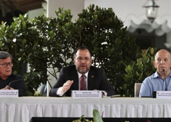 Venezuela destinará "los recursos que sean necesarios" para la paz entre Colombia y el ELN
