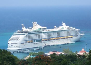 Gobierno estudia la reactivación de cruceros con Alemania